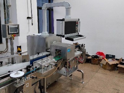 為云南白藥監(jiān)測項目定制的不銹鋼設(shè)備柜完成鈑金定制交付使用