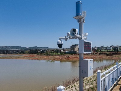 昆明云茂雨水情監測立桿 VS 普通監控立桿：全面解析，了解差異與優勢！