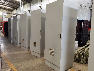 PLC控制柜鈑金定制完成生產(chǎn)檢驗順利交付