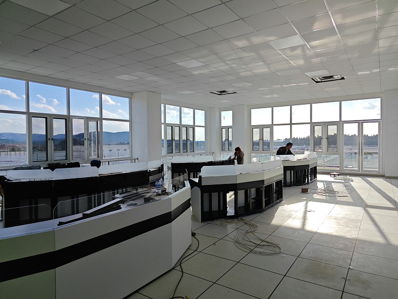 監(jiān)控操作臺(tái)